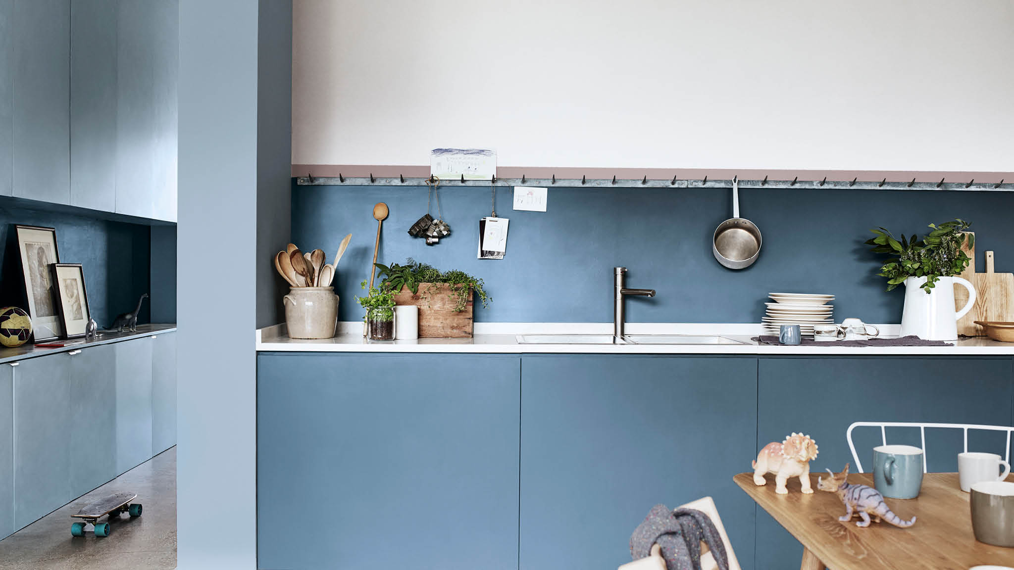 Dapur warna biru dan putih Dapur warna biru dan putih