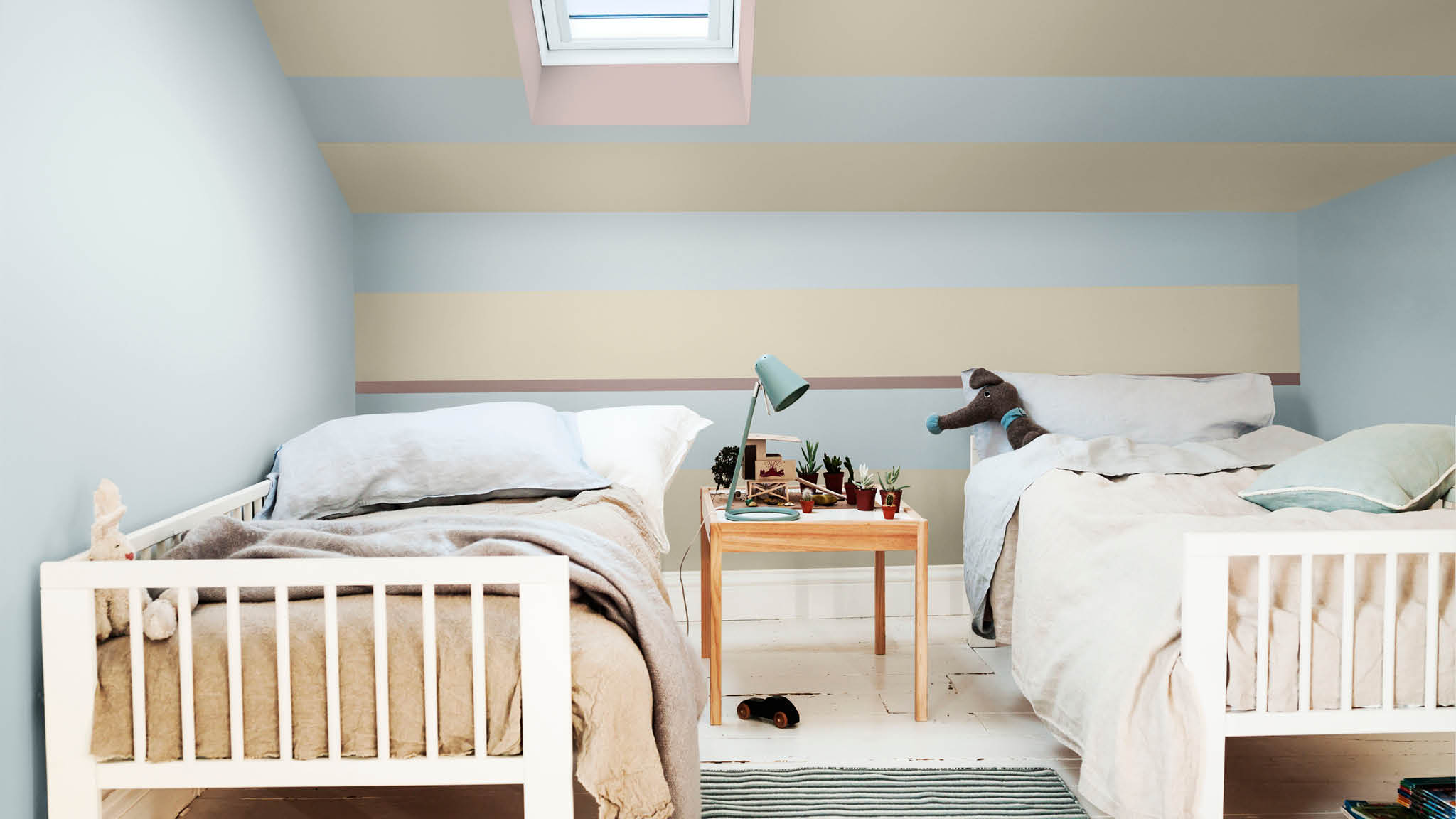 Garis-garis di kamar tidur anak Garis-garis di kamar tidur anak
