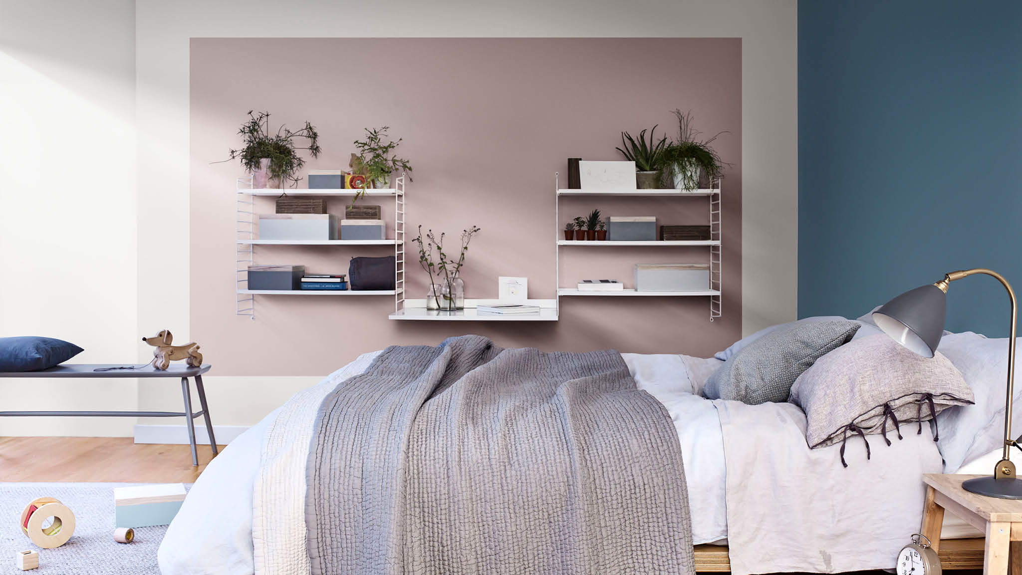 Kamar tidur biru yang santai Gunakan biru dan Heart Wood untuk menciptakan kamar tidur yang santai