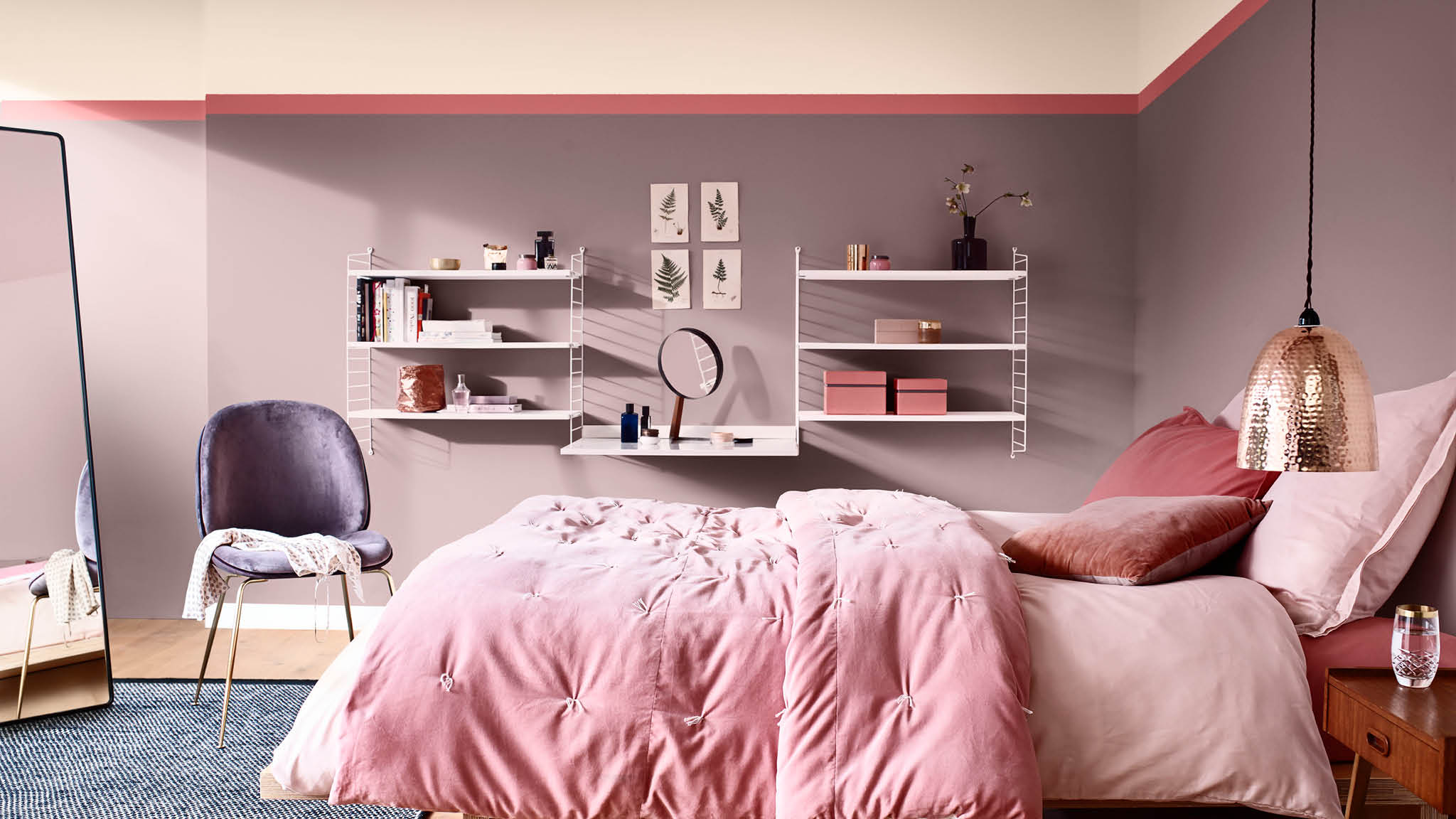 Kamar tidur nuansa merah muda yang nyaman Ciptakan kamar tidur yang nyaman dengan memasangkan Heart Wood dengan merah muda yang lebih lembut